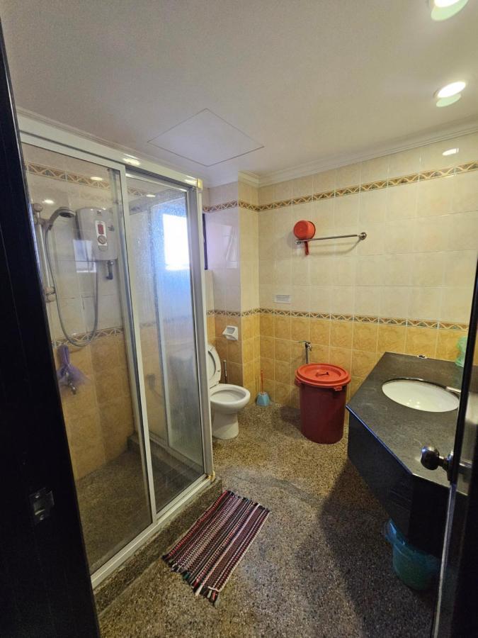 Marina-A38 Kk Centre Homestay Kota Kinabalu Esterno foto